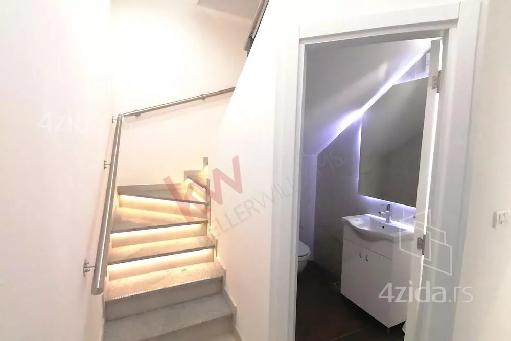 Šestosoban stan | 4zida