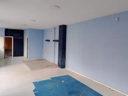 Crveni Pevac | 4zida.rs