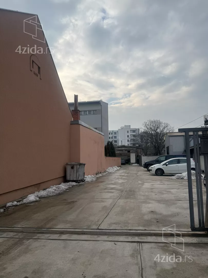 Poslovna zgrada | 4zida