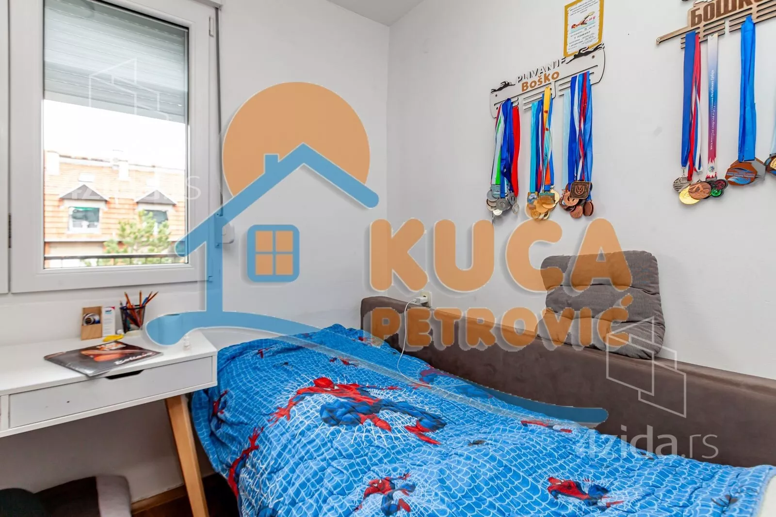 Dvoiposoban stan | 4zida