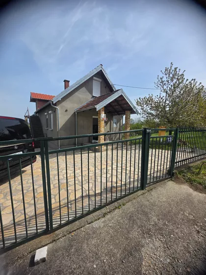 Dubrave 13 | 4zida.rs