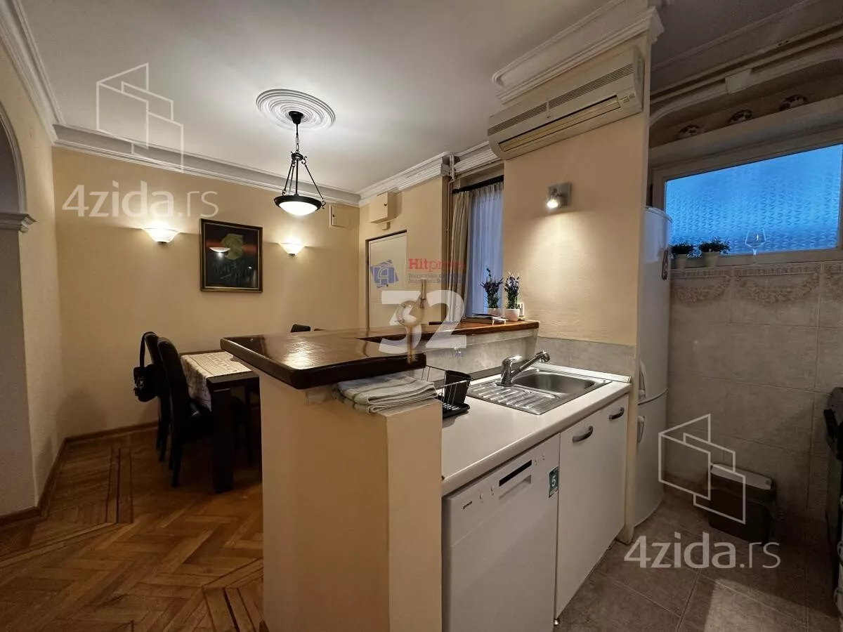 Četvoroiposoban stan | 4zida