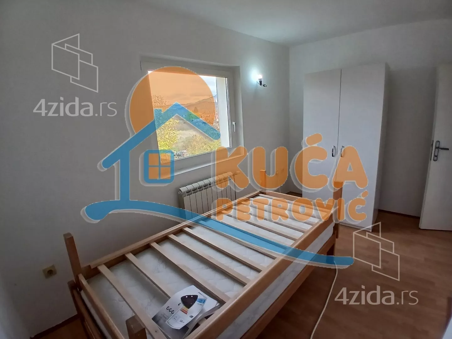 Lokal | 4zida