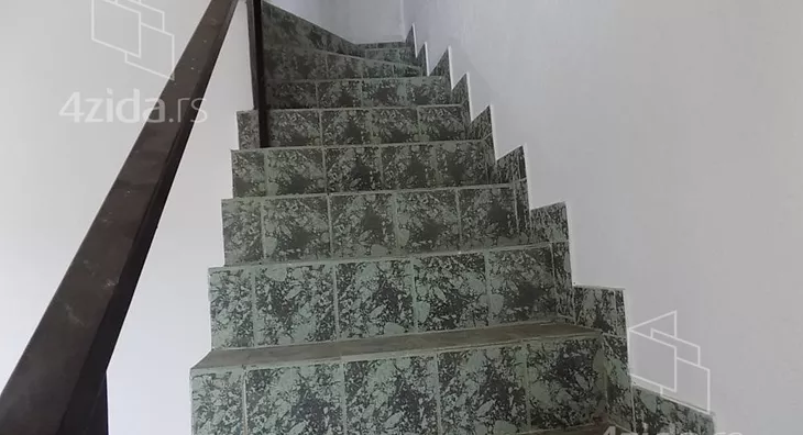 Lokal | 4zida