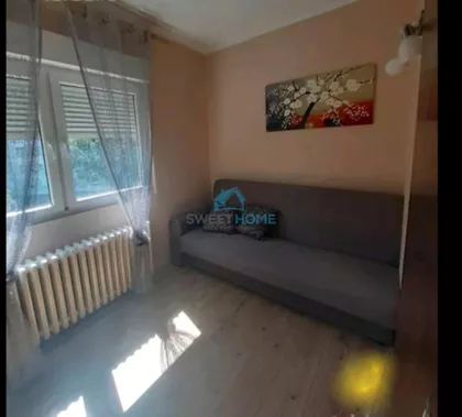 Kraljevačka | 4zida.rs