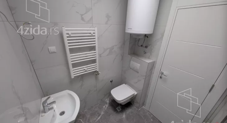 Šestosoban stan | 4zida