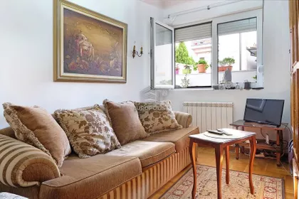 Crveni Krst Vračar | 4zida.rs