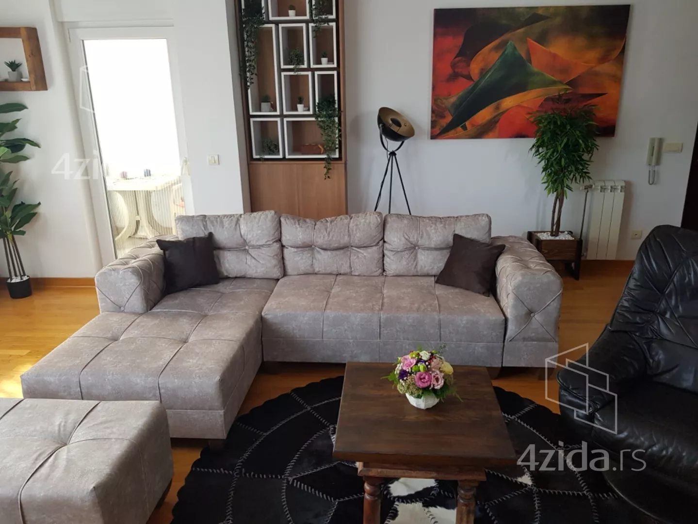 Jednoiposoban stan | 4zida