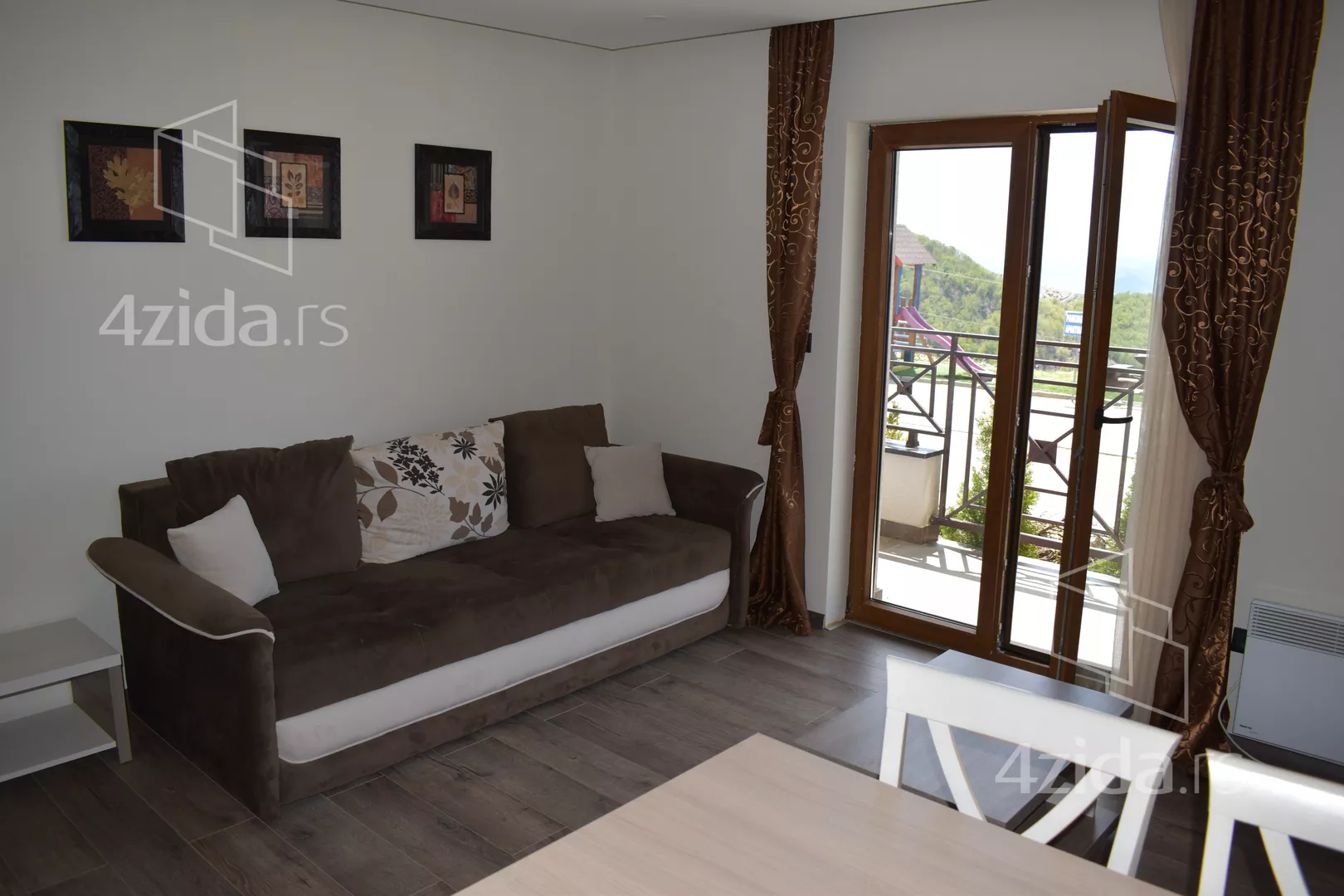 Jednoiposoban stan | 4zida