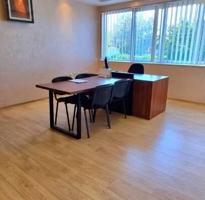 Poslovna zgrada | 4zida