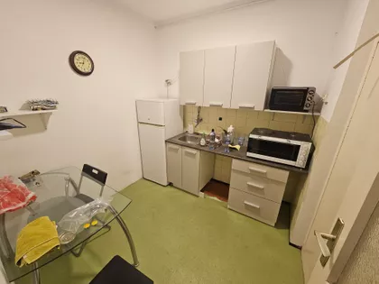 Čarlija Čaplina 15 | 4zida.rs