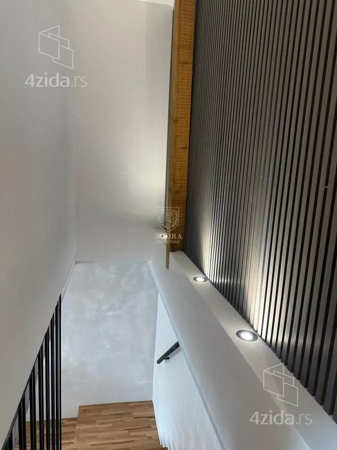 Četvoroiposoban stan | 4zida