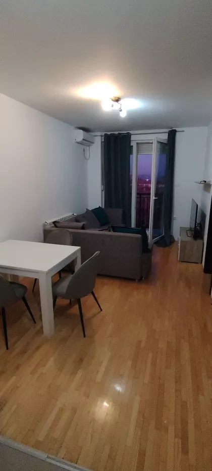 Zmaj Jovina 18 | 4zida.rs