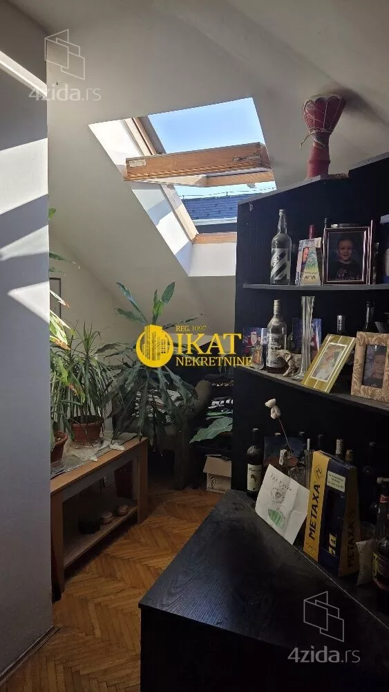 Šestosoban stan | 4zida