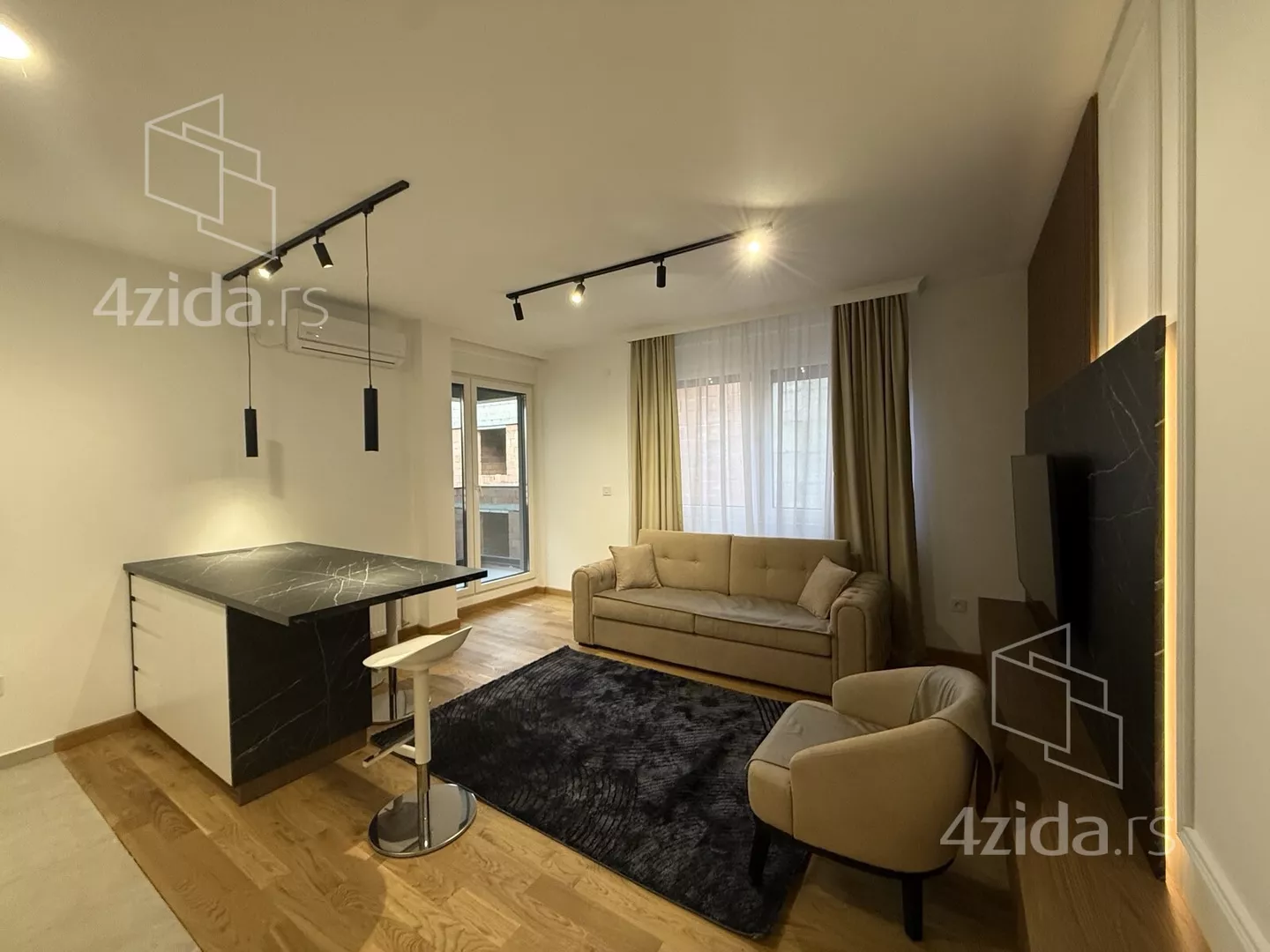 Jednoiposoban stan | 4zida