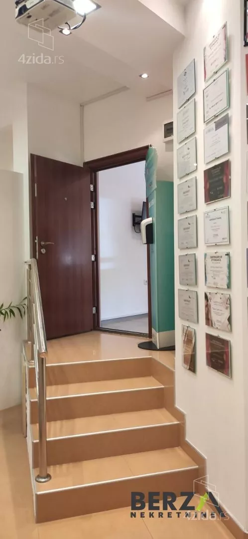 Poslovni prostor | 4zida