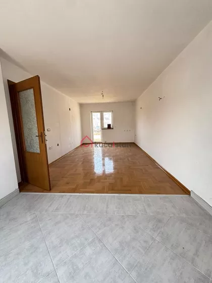 Busije | 4zida.rs