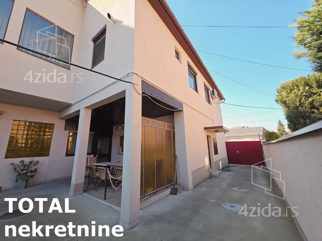 Plac | 4zida