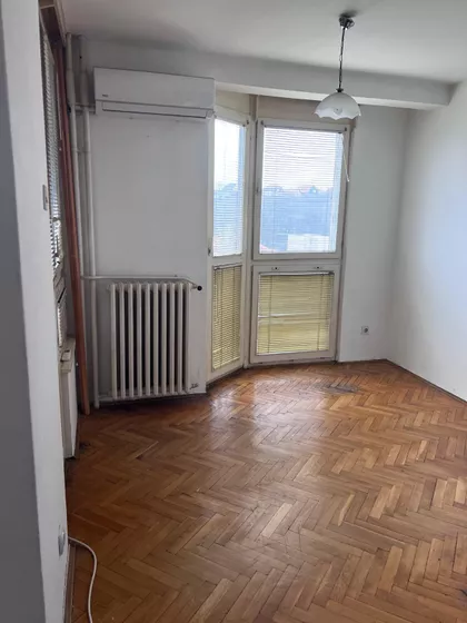 Karađorđeva | 4zida.rs