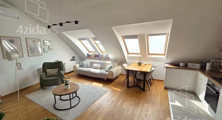 Troiposoban stan | 4zida