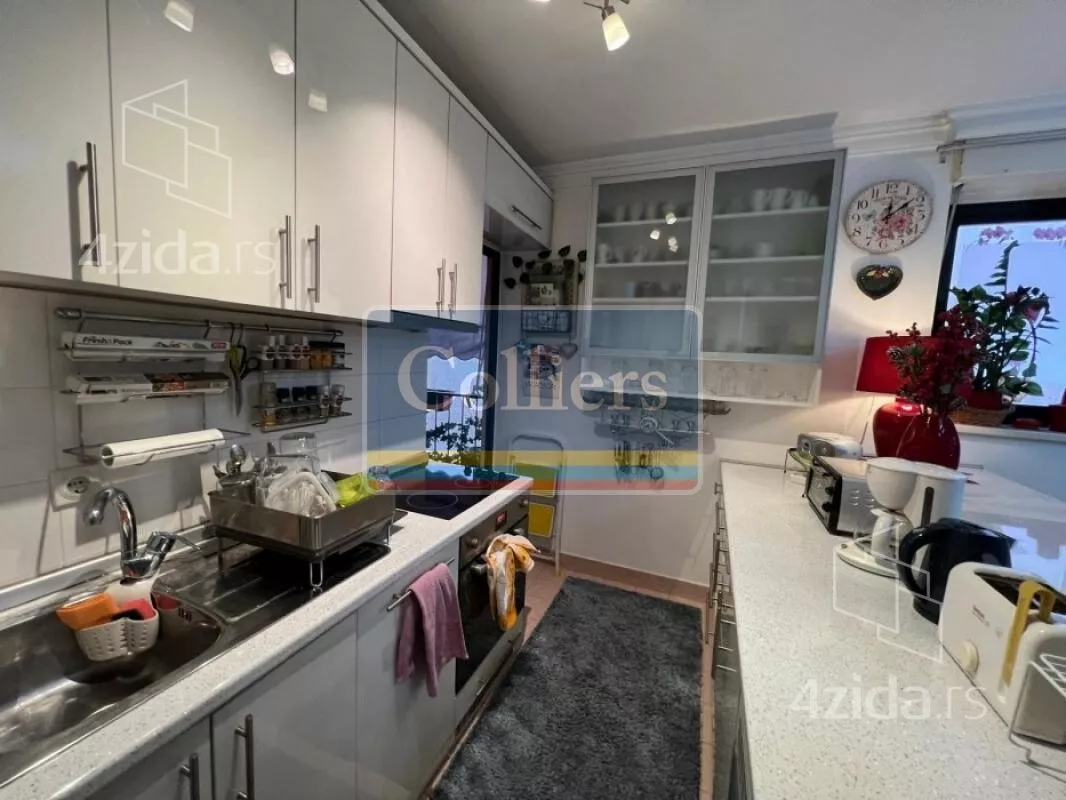 Petosoban stan | 4zida