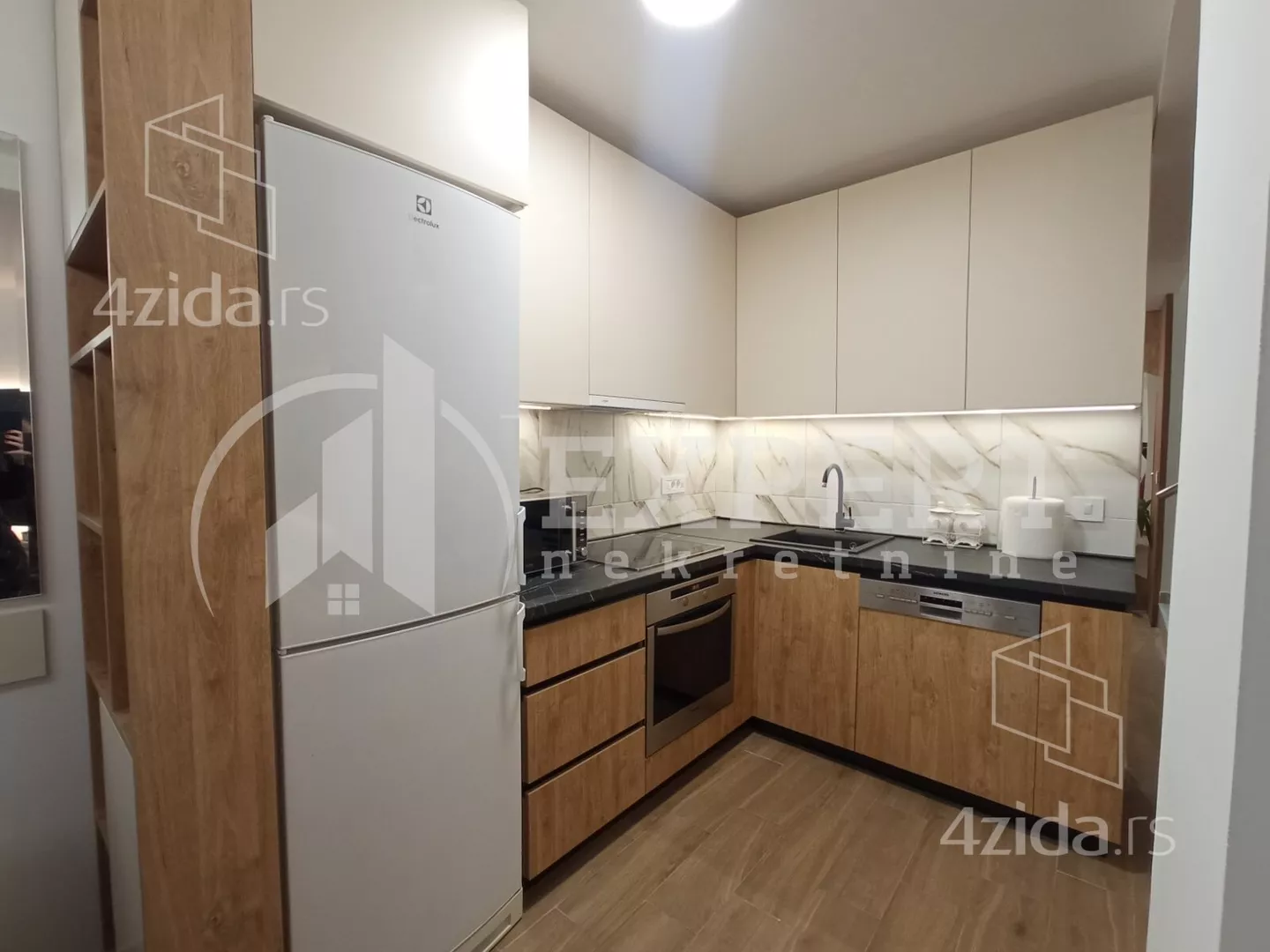 Troiposoban stan | 4zida