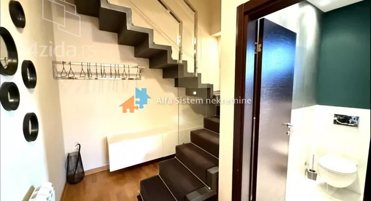 Petosoban stan | 4zida