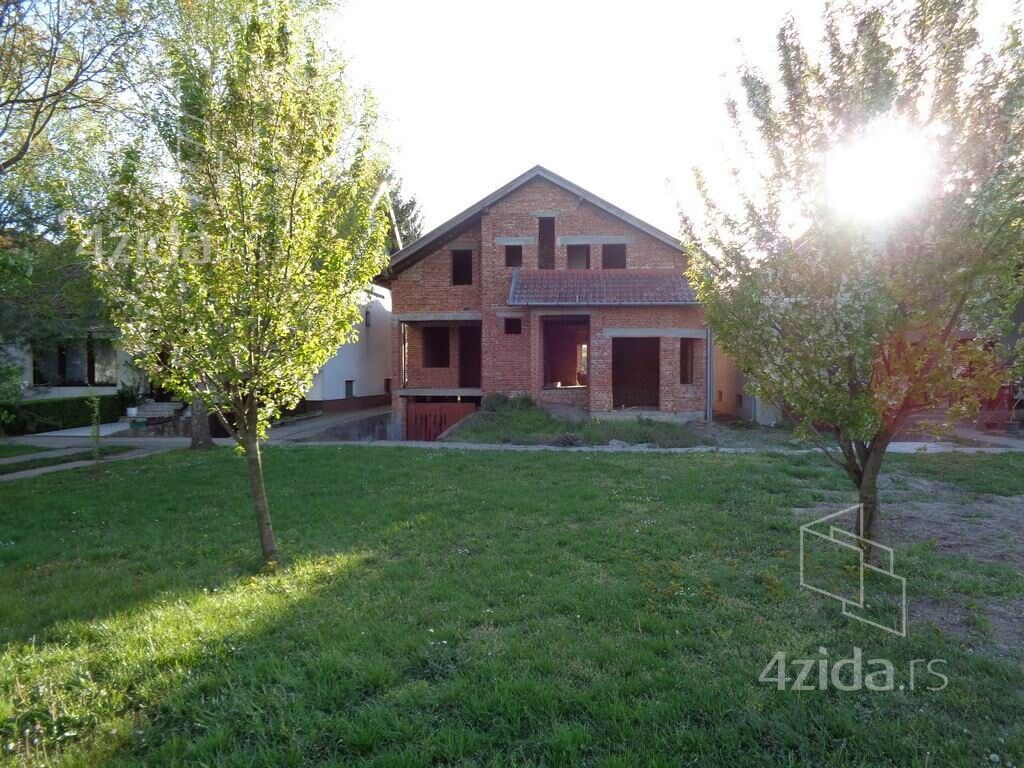 1-этажный дом на продажу, Элемир, 45.000€, 200m² — фото