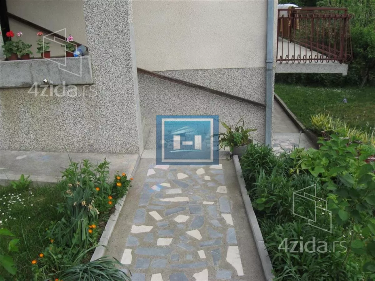 Kuća | 4zida