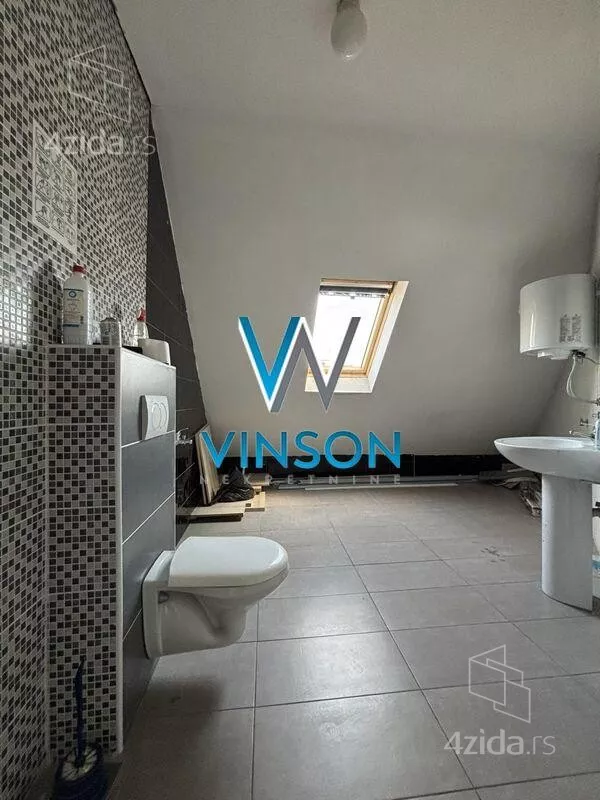 Četvoroiposoban stan | 4zida