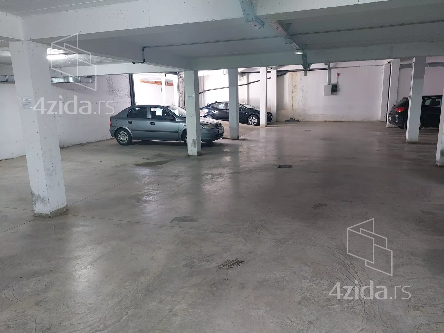 Garaža | 4zida