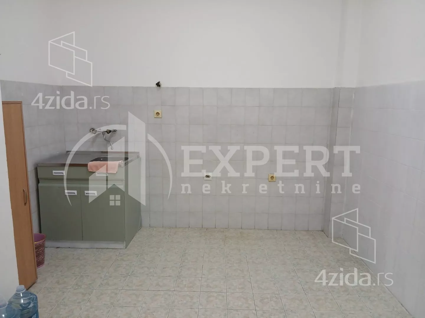 Lokal | 4zida
