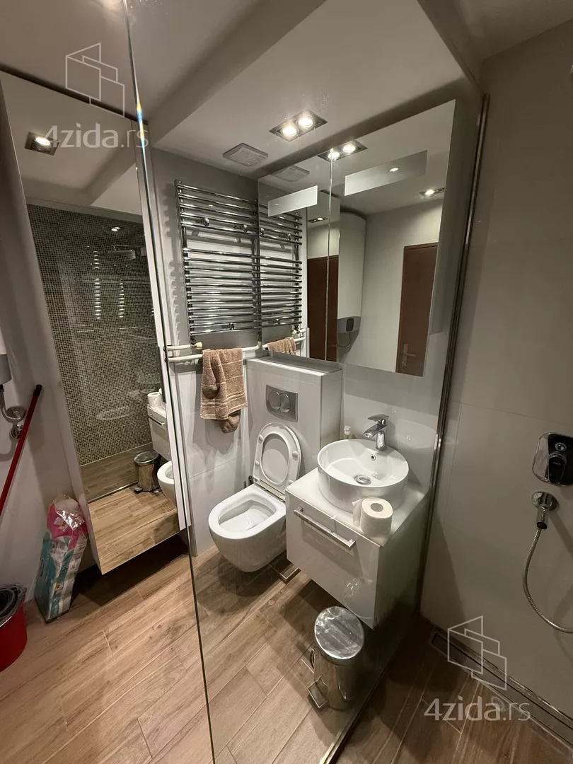 Četvoroiposoban stan | 4zida