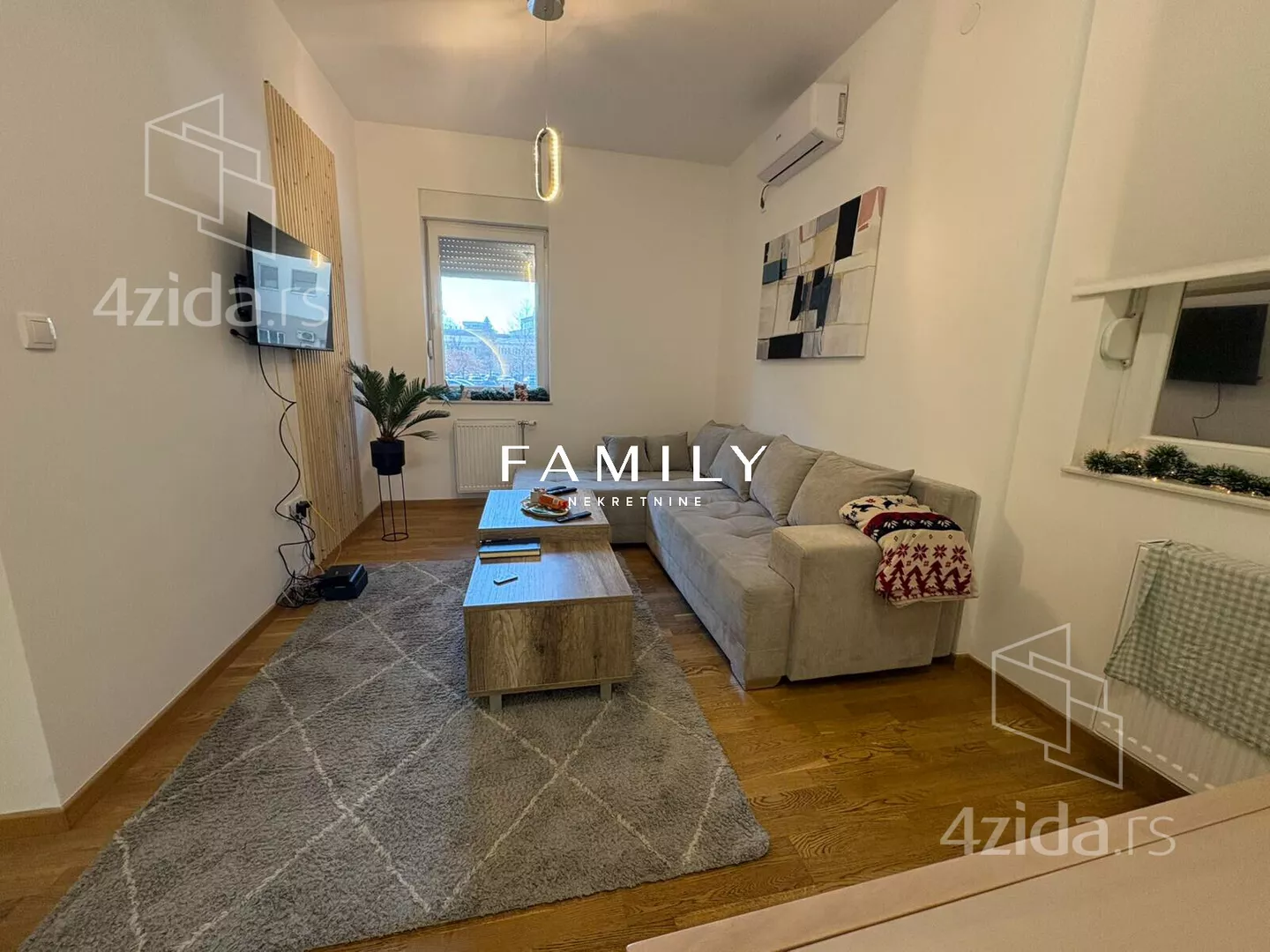 Jednoiposoban stan | 4zida