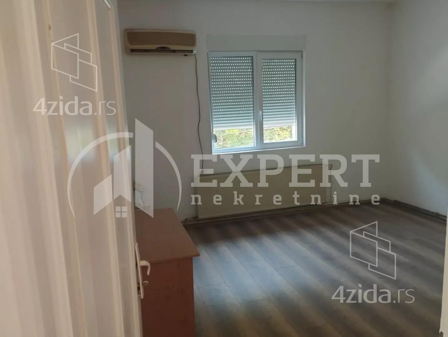 Lokal | 4zida