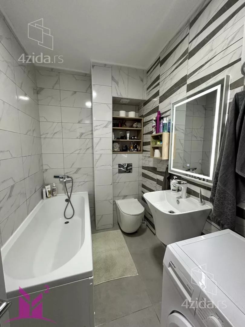 Troiposoban stan | 4zida