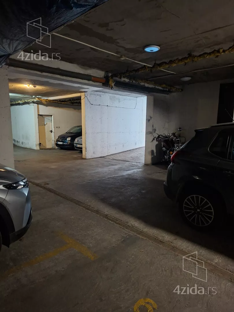 Parking | 4zida