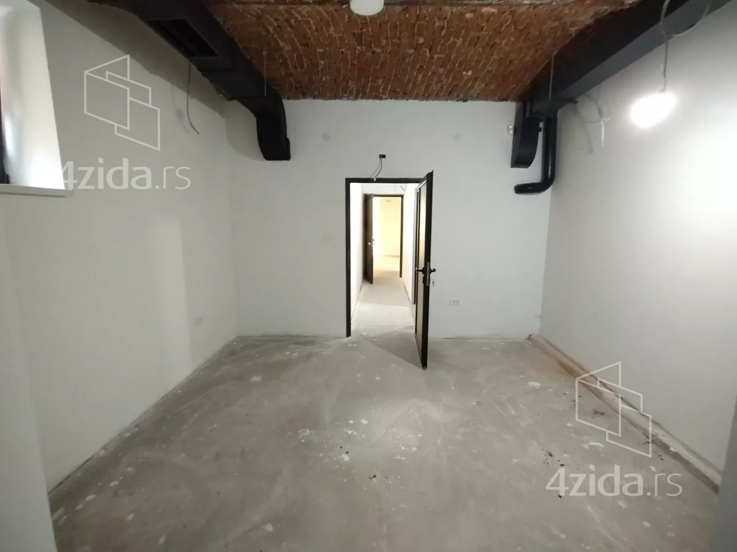Poslovna zgrada | 4zida