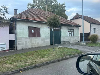 Milana Rakića 11 | 4zida.rs