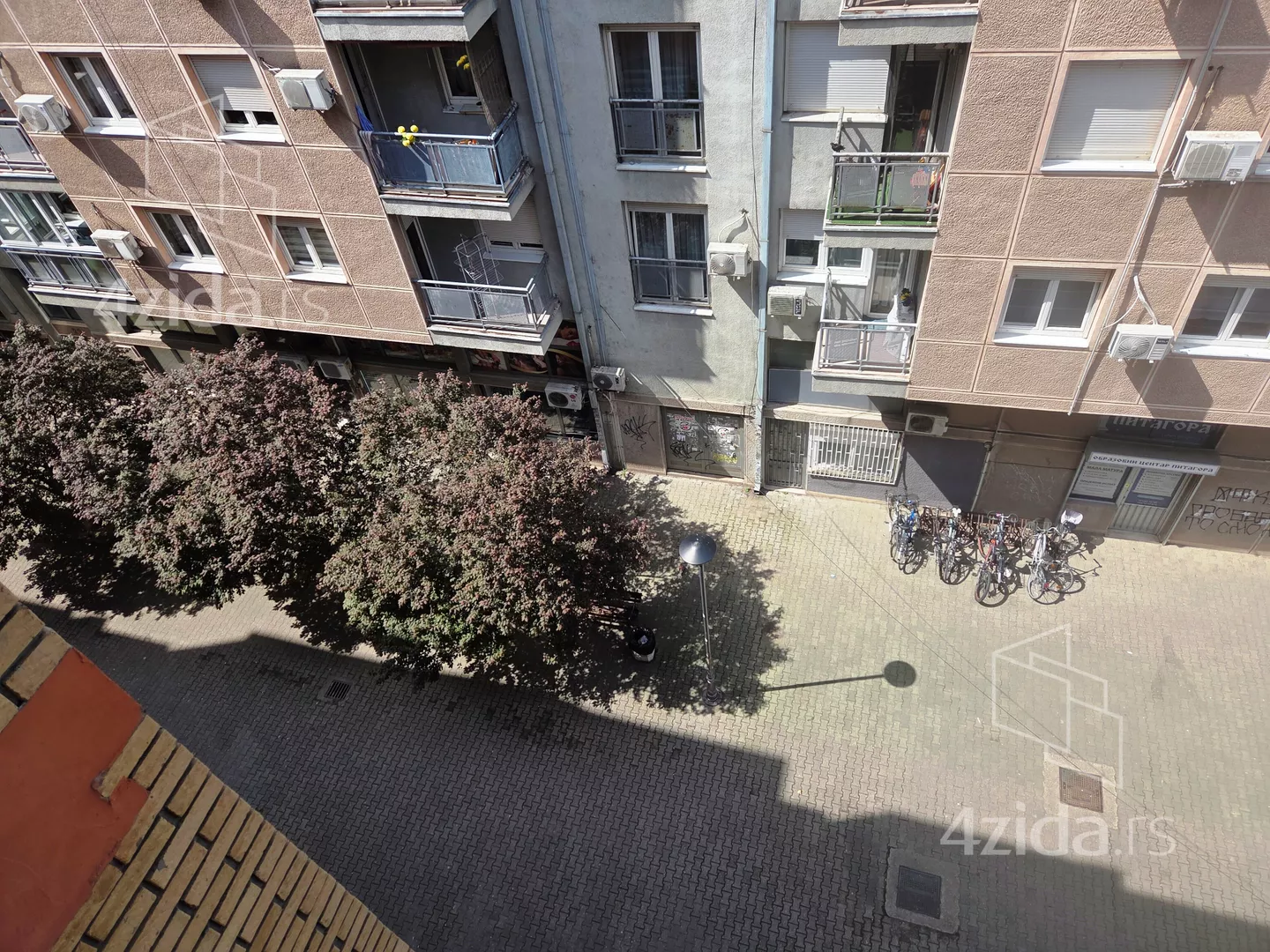 Dvoiposoban stan | 4zida