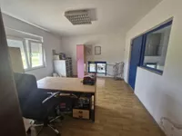 Poslovna zgrada | 4zida