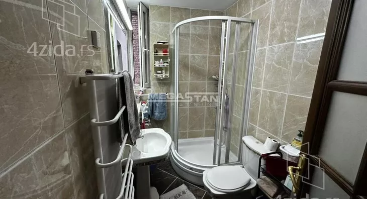 Petosoban stan | 4zida