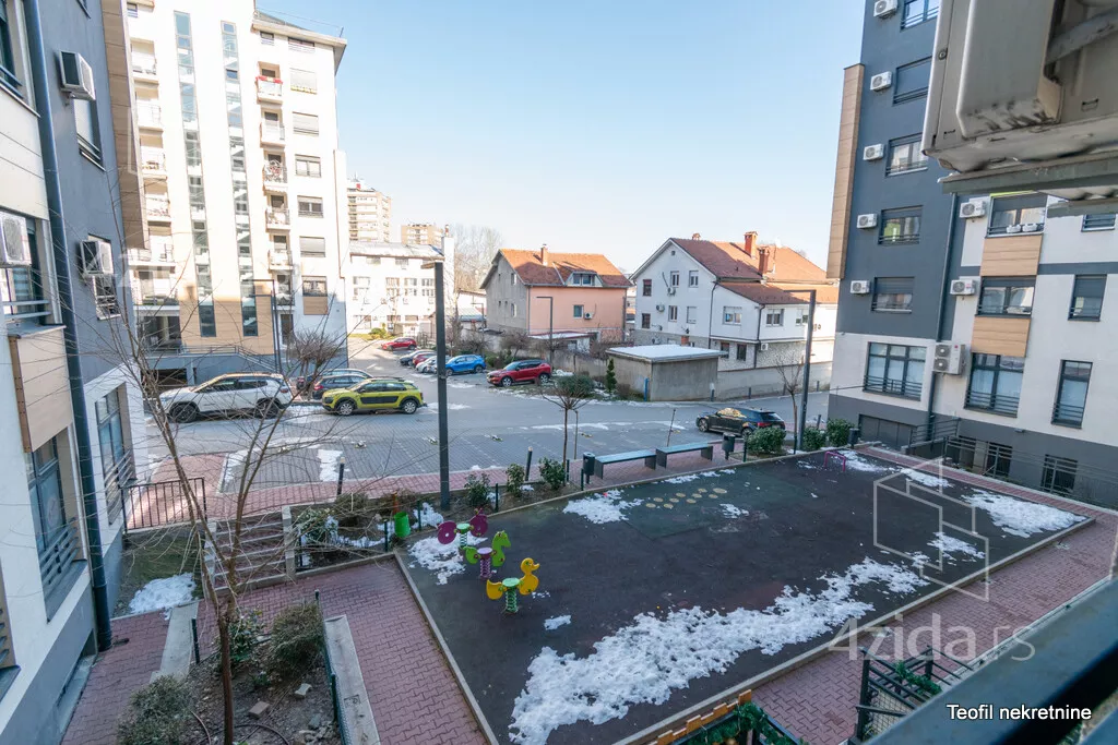 Troiposoban stan | 4zida