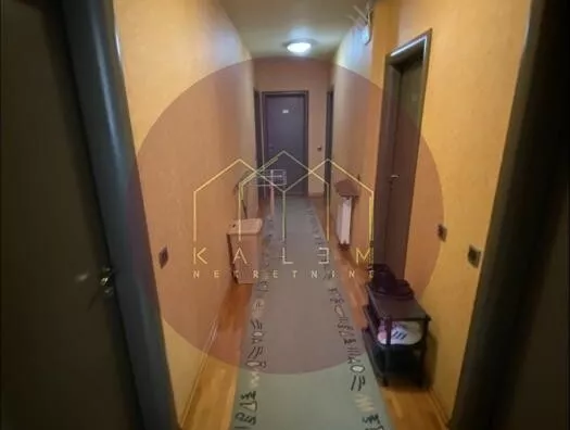 Poslovna zgrada | 4zida