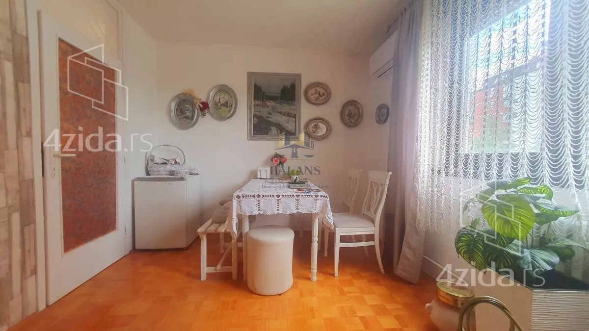 Petosoban stan | 4zida