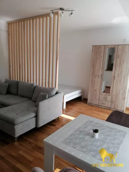 JUGOVICEVA | 4zida.rs