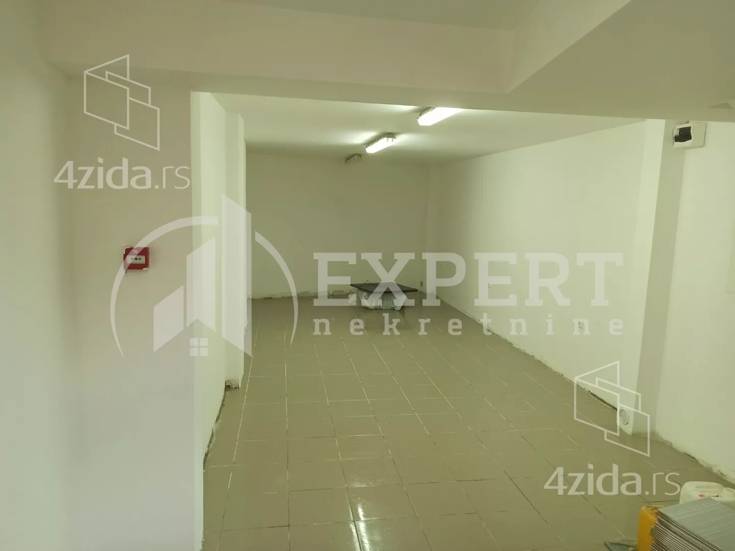 Lokal | 4zida