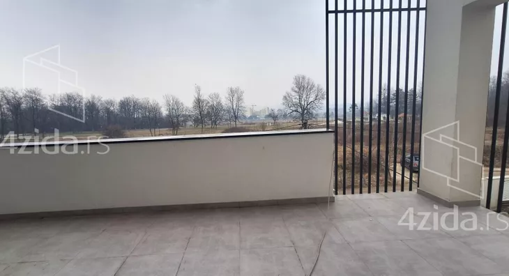 Četvoroiposoban stan | 4zida