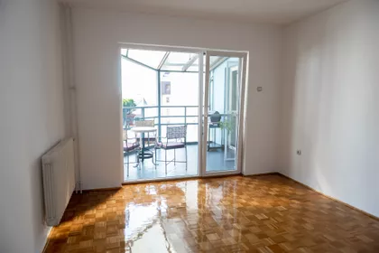 Železnička 33 | 4zida.rs