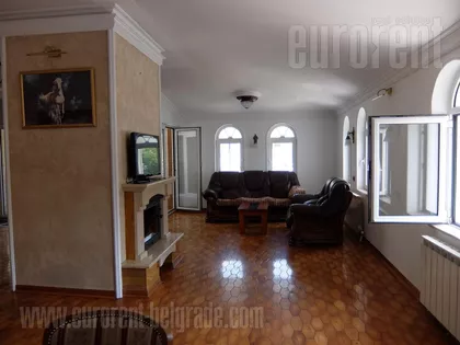 DEDINJE BELI DVOR | 4zida.rs